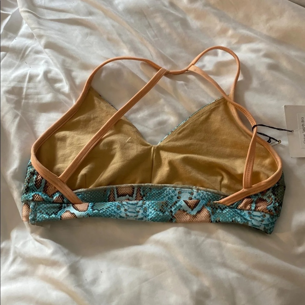 bra - Picture 2 of 5